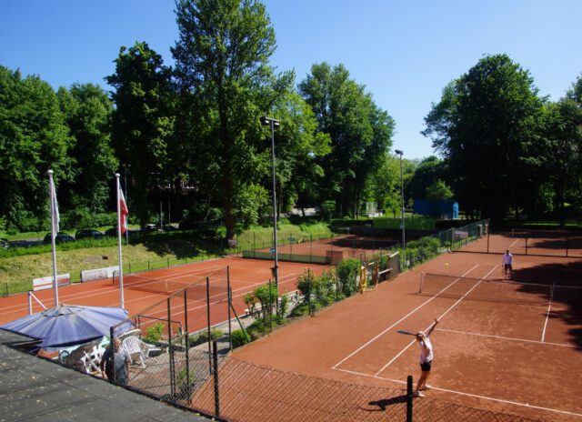 Tennisplatz mieten Rendsburg Tennis spielen